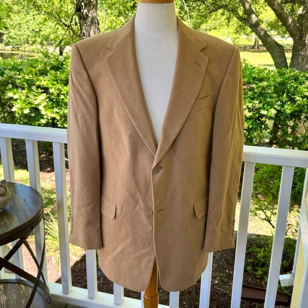 Hickey Freeman Tan Camel Hair 2 Button Blazer. 40 Regular.